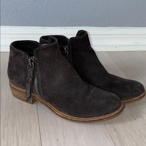 Suede black-grey booties